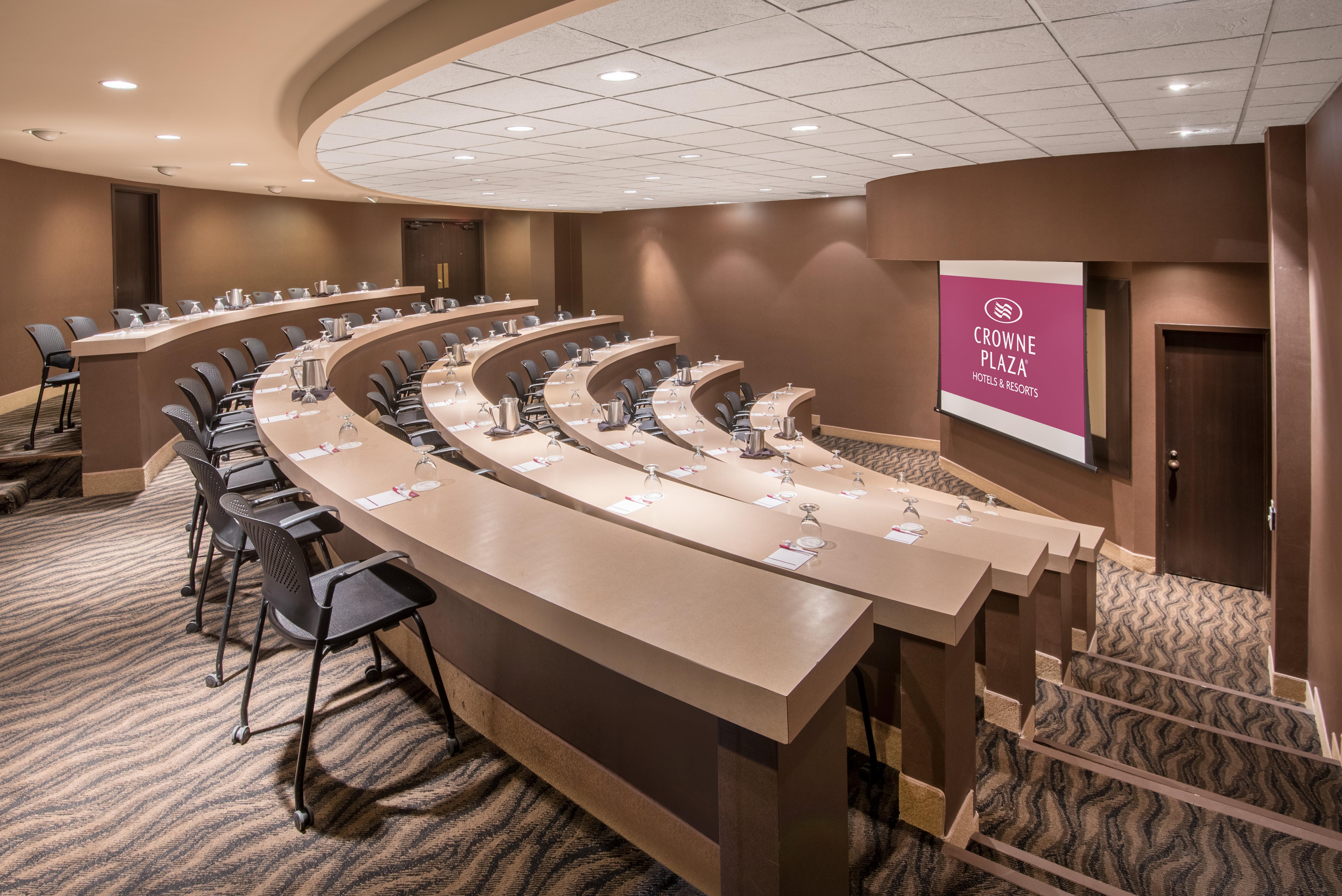 Crowne Plaza Indianapolis-Airport By Ihg Hotel Екстериор снимка