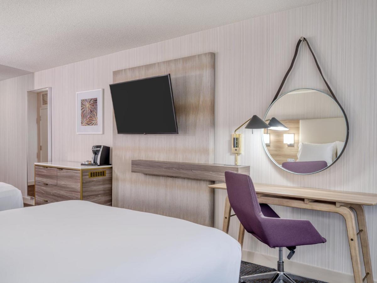 Crowne Plaza Indianapolis-Airport By Ihg Hotel Екстериор снимка