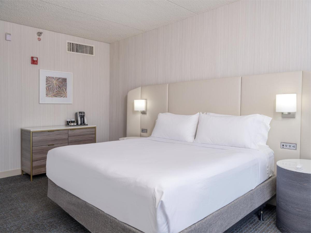 Crowne Plaza Indianapolis-Airport By Ihg Hotel Екстериор снимка
