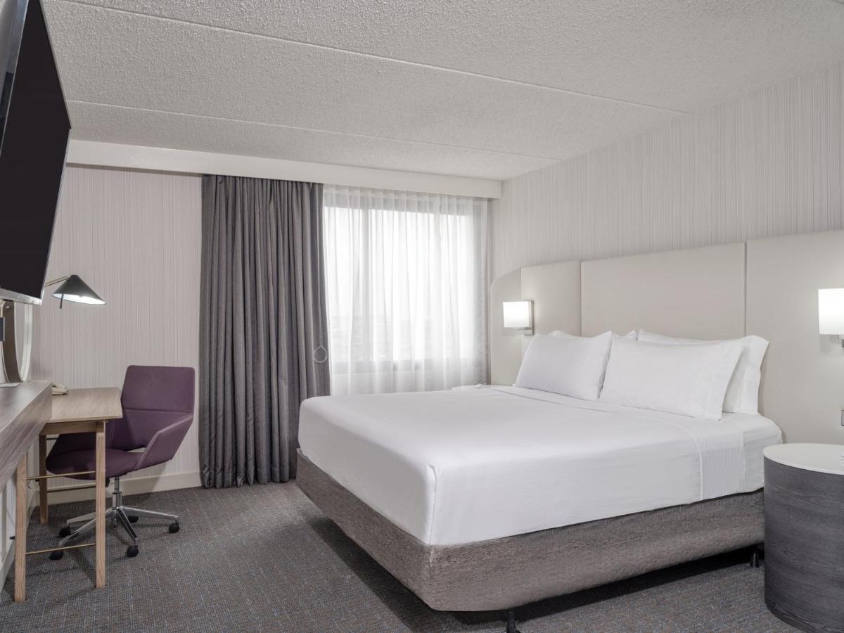 Crowne Plaza Indianapolis-Airport By Ihg Hotel Екстериор снимка
