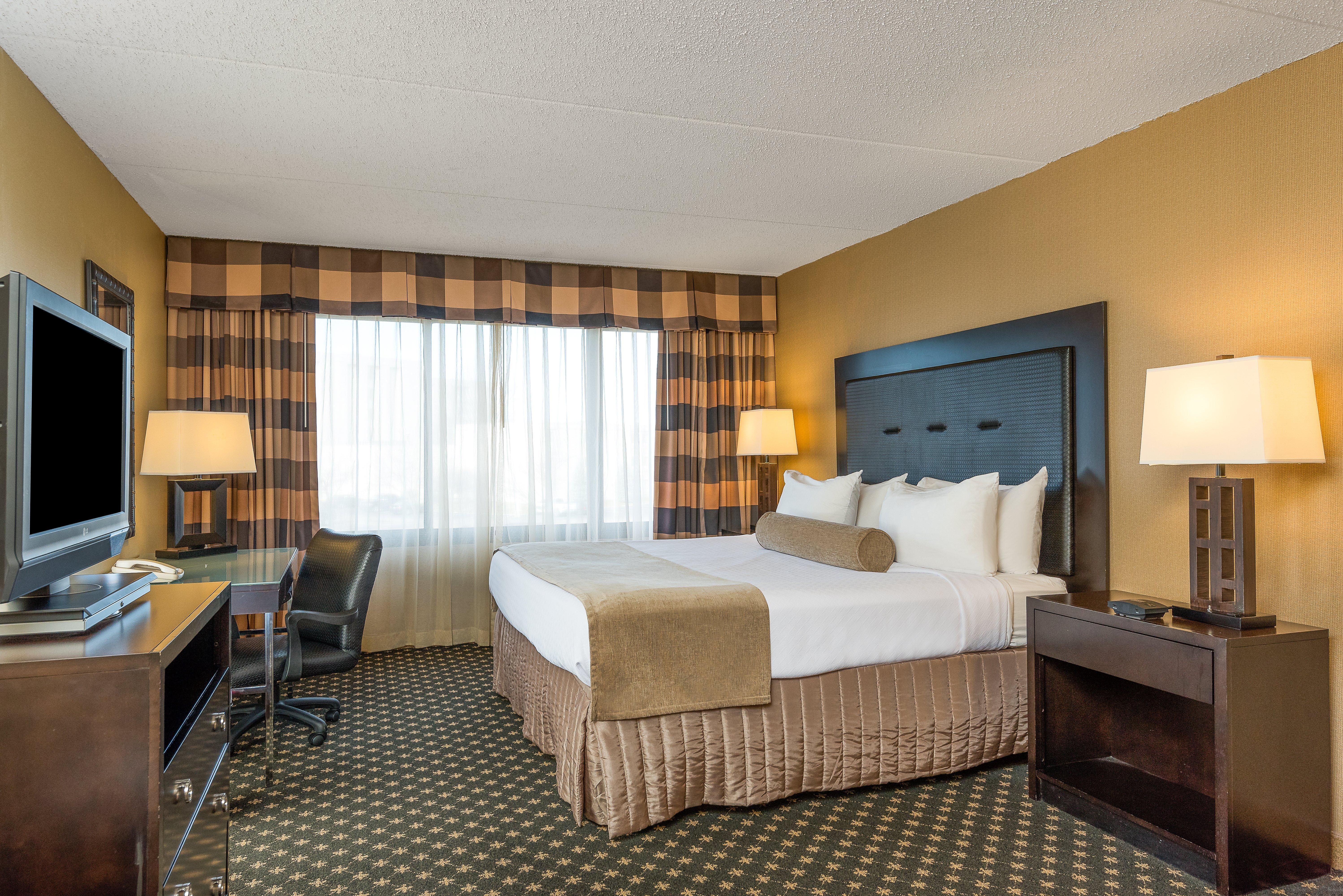 Crowne Plaza Indianapolis-Airport By Ihg Hotel Екстериор снимка