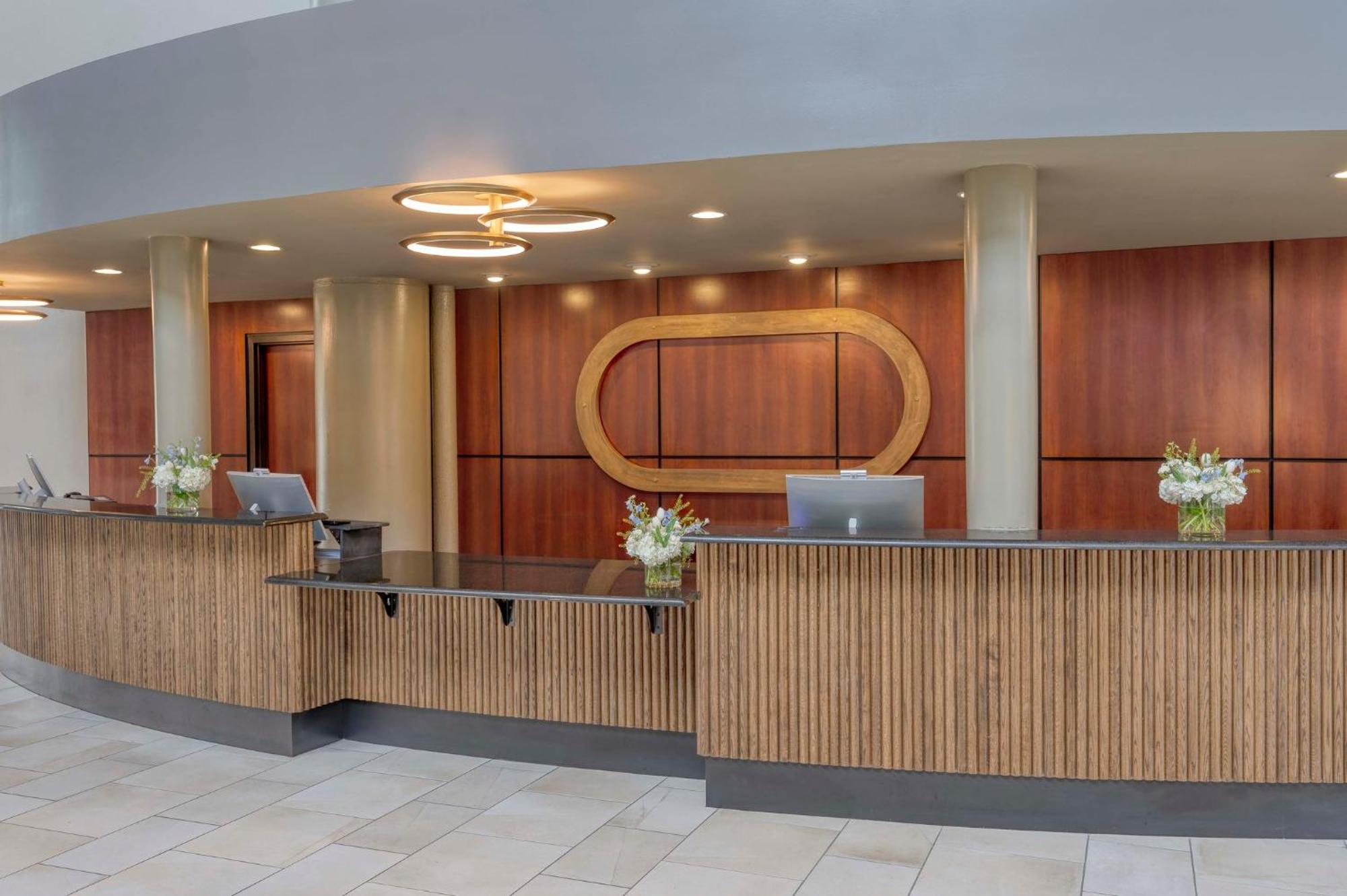 Crowne Plaza Indianapolis-Airport By Ihg Hotel Екстериор снимка